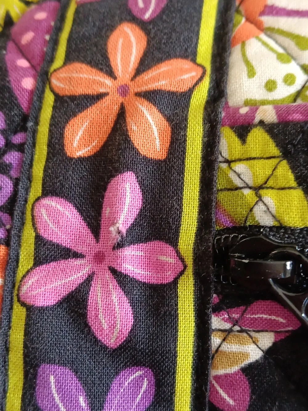 Vera Bradley floral hipster crossbody bag - Picture 7 of 7